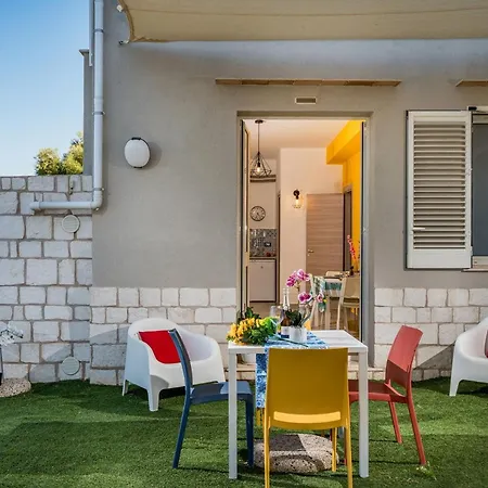 Perterrepermari A 2 Km Da Riserva Dello Zingaro * Scopello (Sicily)