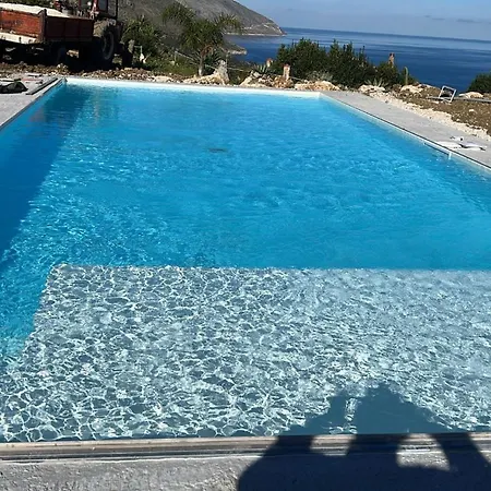 Perterrepermari A 2 Km Da Riserva Dello Zingaro